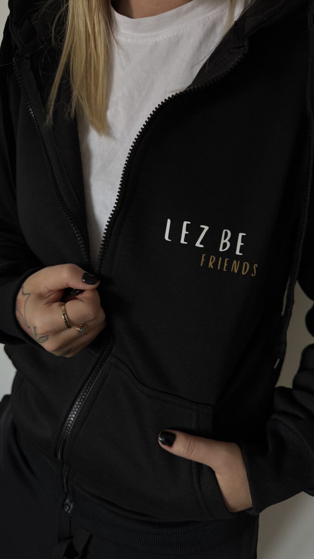 Rozpinana Bluza Lez Be Friends BLACK